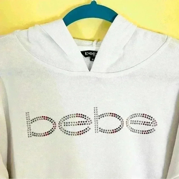 NWT Bebe White Logo Studded Long Sleeve Kangaroo Pocket Cropped Hoodie Size M - Picture 4 of 15